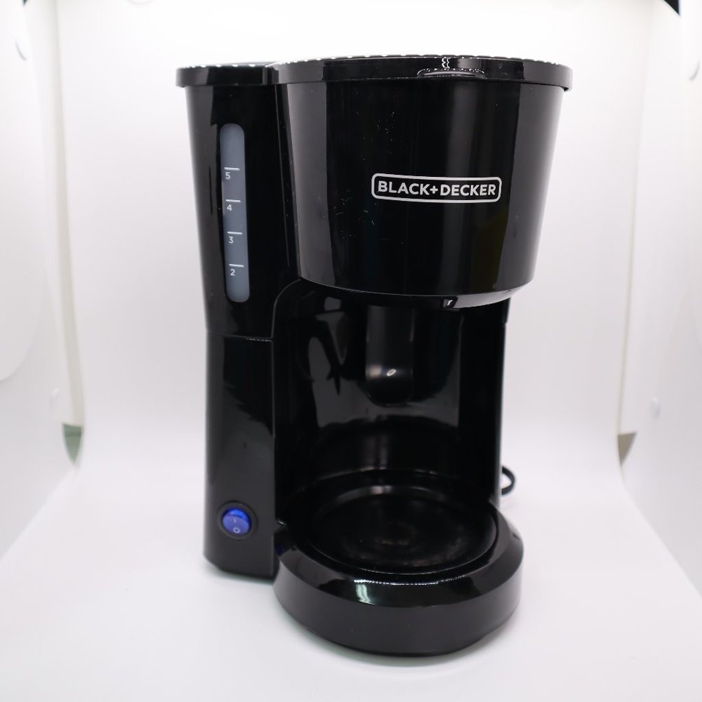 Black & Decker Coffee Maker ONLY CM0750 5 Cup tested and working for parts